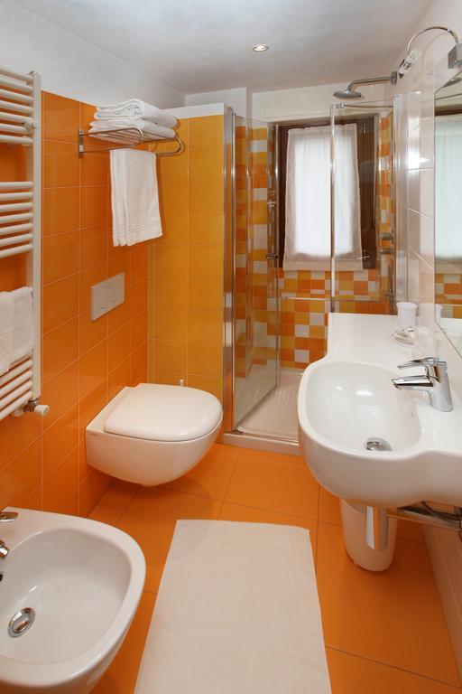Hotel Biancaneve Sauze D'Oulx Phòng bức ảnh