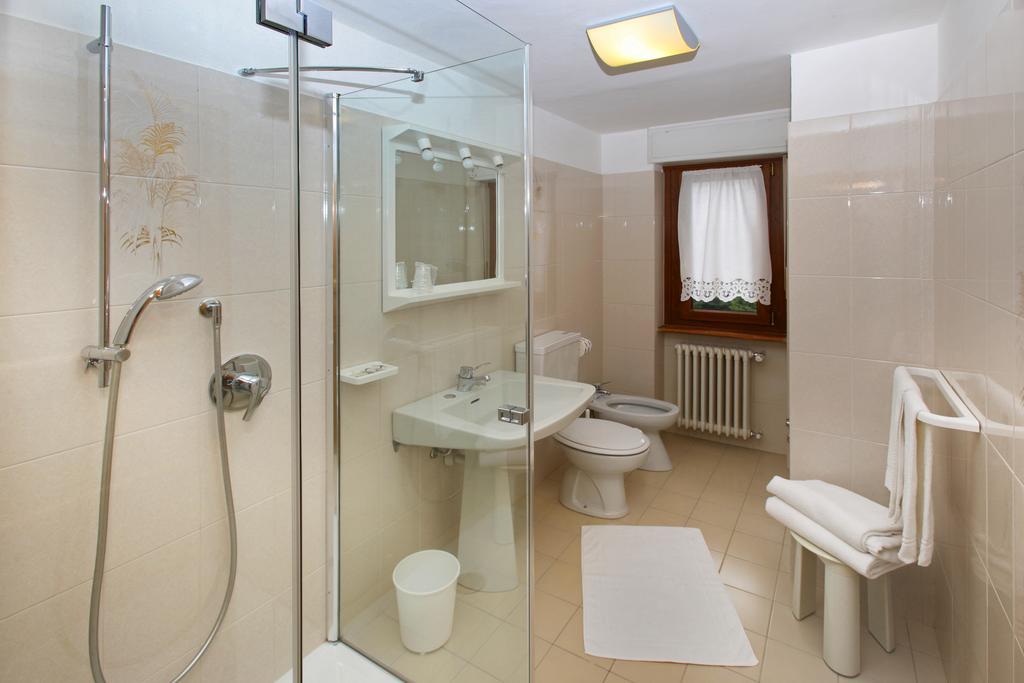 Hotel Biancaneve Sauze D'Oulx Phòng bức ảnh